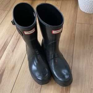 Black mid-calf Hunter rain boots